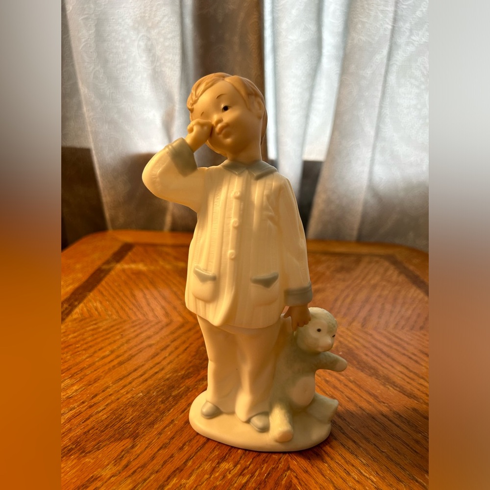 Vintage 1991 Golden Memories Lladro Daisa Handmade in Spain Sleepy Boy